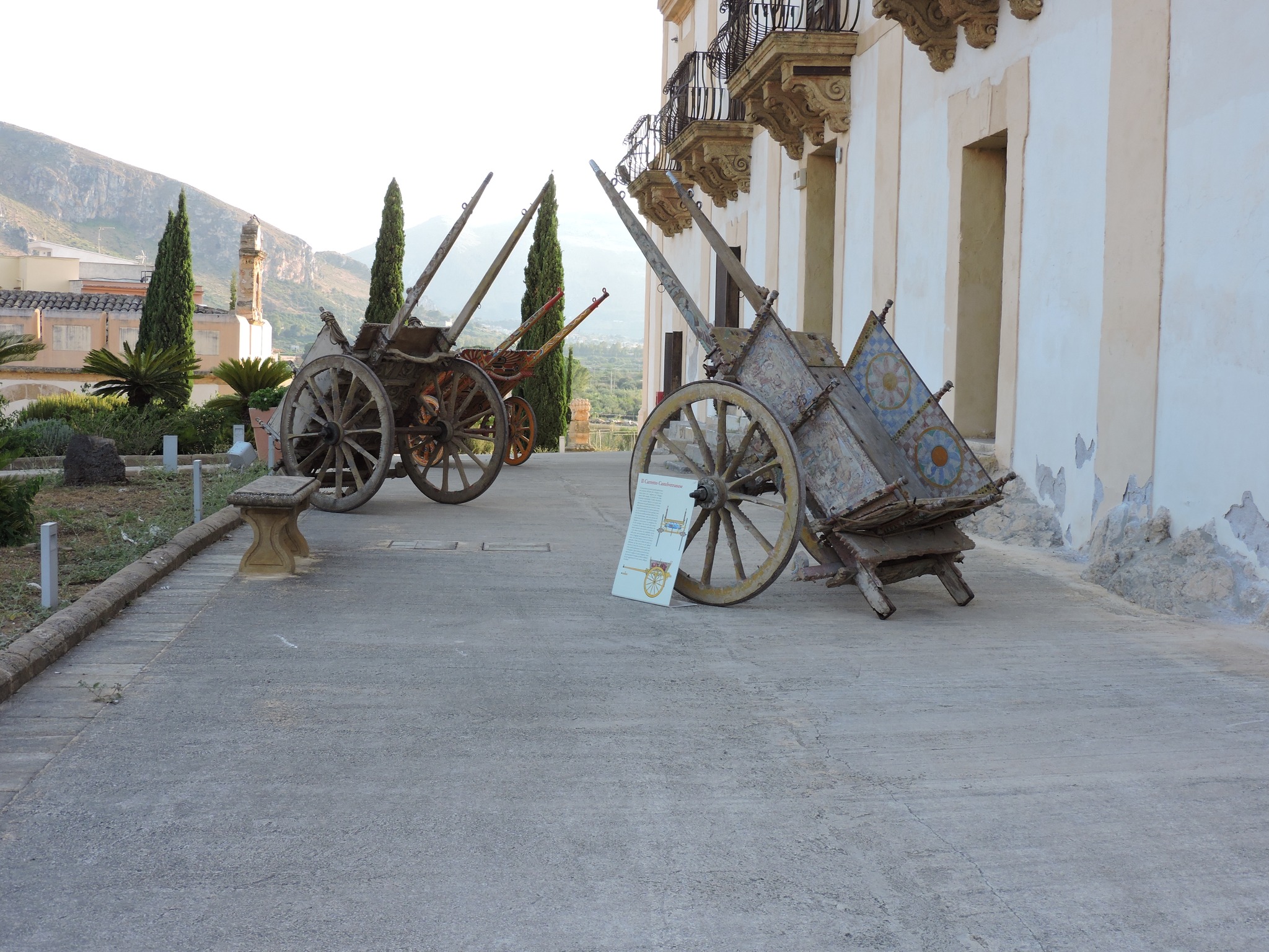 Prorogata sino al 13 agosto la mostra di carretti siciliani a villa Cattolica