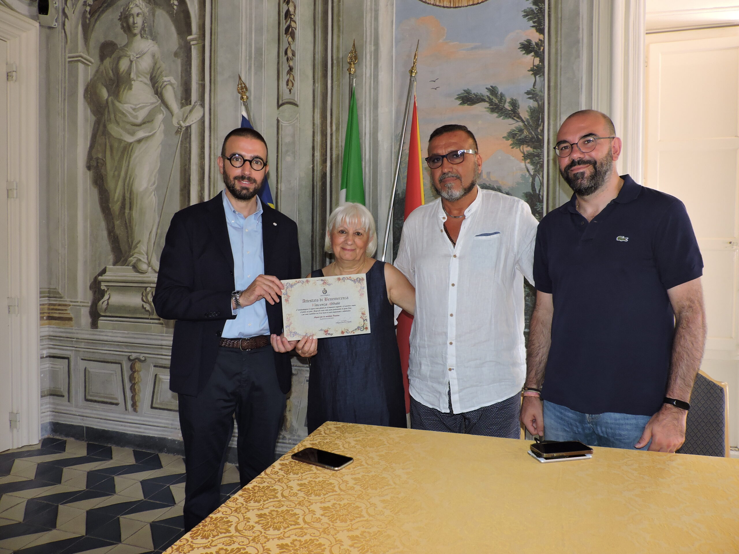 Va in pensione la dipendente Enza Abbate