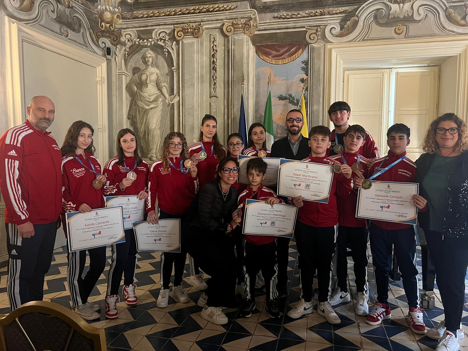 I giovani atleti bagheresi del taekwondo trionfano in Italia e in Europa Champions  ai campionati italiani ed europei: Le congratulazioni dell'amministrazione