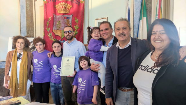  Il sindaco Tripoli incontra gli atleti diversamente abili che hanno partecipato  allo Special Olympics Volleyball Week a Parma.