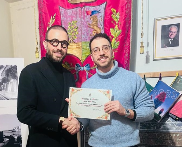Il sindaco Tripoli riceve Ignazio Restivo vincitore di una borsa di ricerca della Fondazione Veronesi. 