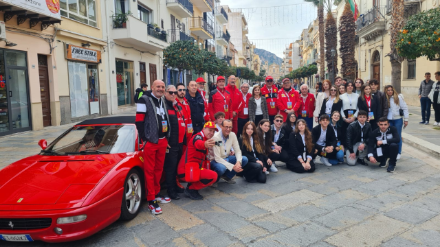 "Bagheria in rosso". La città e le sue ville accolgono le Ferrari.