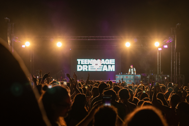Grande successo di pubblico (sold out) per l'evento Teenage Dream Party andato in scena lo scorso sabato 15 luglio al Piccolo Parco Urbano di Bagheria all’interno della rassegna “Concerti a Bagheria Estate 2023” organizzata da GoMad Concerti.