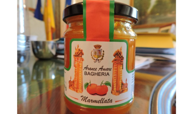 Terzo anno di raccolta delle arance per la realizzazione della marmellata di “Arance amare Bagheria”.